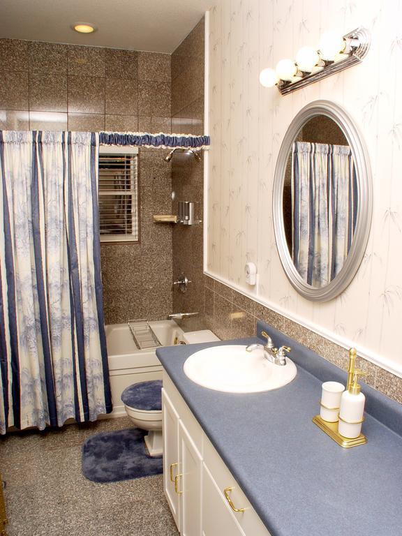 Deluxe Suite with Spa Bath