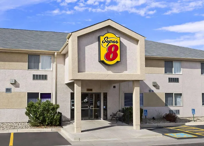 Super 8 By Wyndham Airport