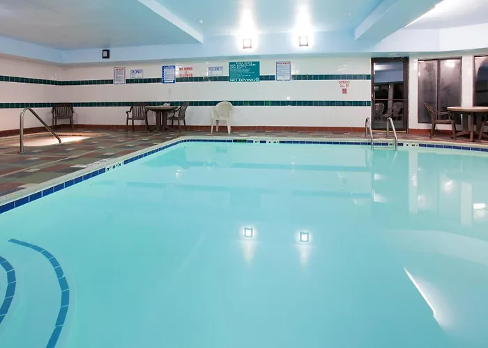 Holiday Inn Express & Suites North By Ihg