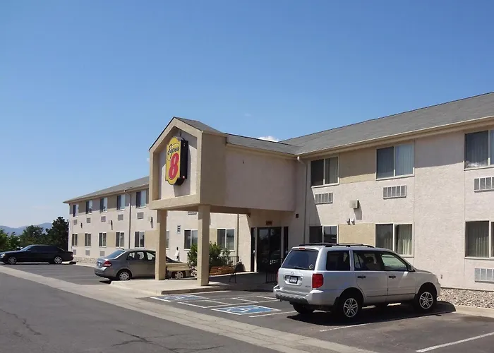 Super 8 By Wyndham Airport